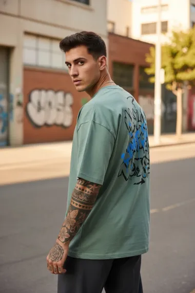 Tricou barbati vernil, cu imprimeu pe spate, oversize 11814 D3-4.1